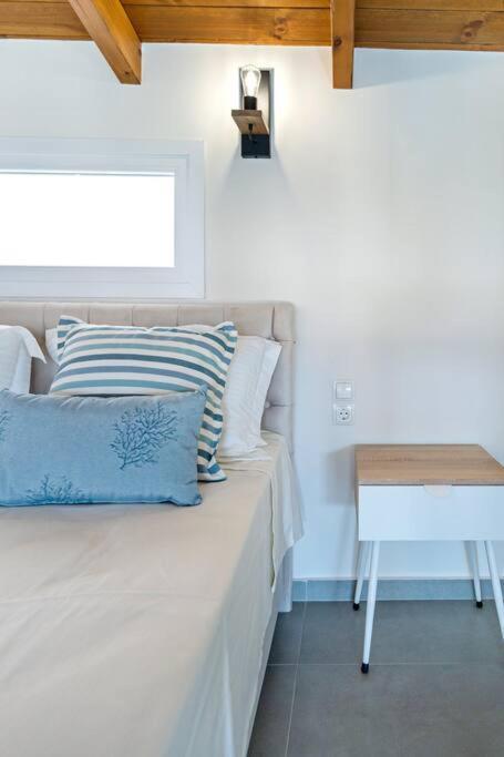 Sofia Suite, A Seafront Hideaway ! Panormos  Luaran gambar