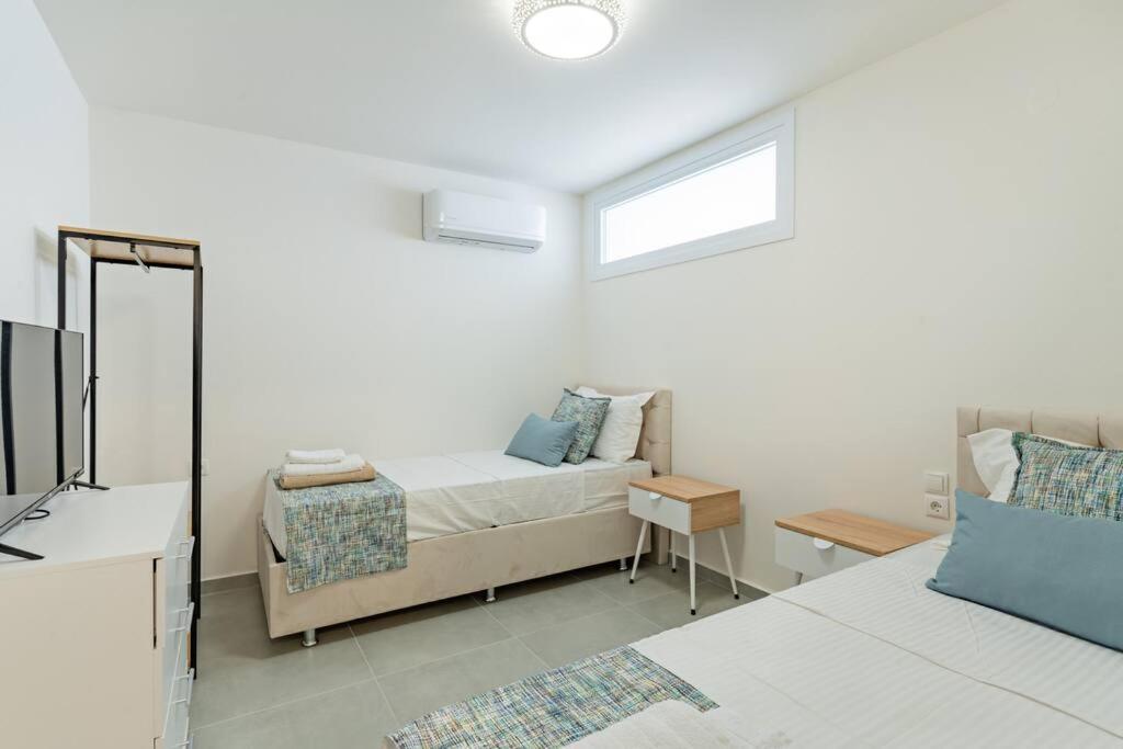 Sofia Suite, A Seafront Hideaway ! Panormos  Luaran gambar